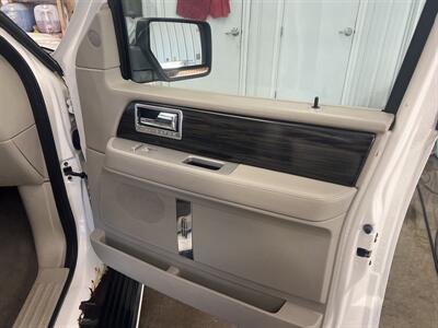 2007 Lincoln Navigator Luxury   - Photo 11 - Monticello, IN 47960
