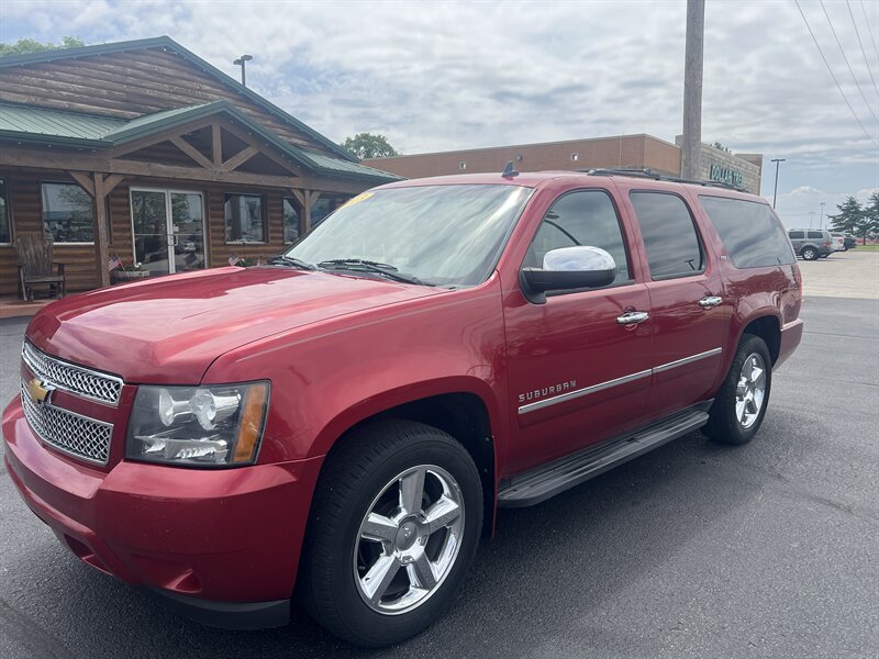 2013 Chevrolet Suburban LTZ 4x4   - Photo 1 - Monticello, IN 47960