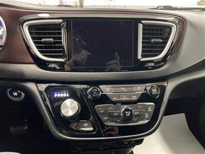 2020 Chrysler Pacifica Touring L Plus 35th   - Photo 11 - Monticello, IN 47960
