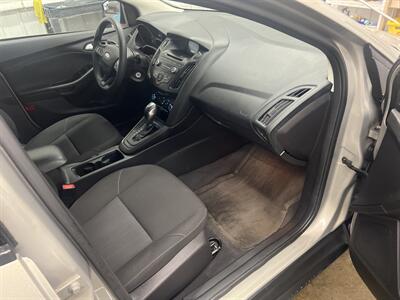 2015 Ford Focus SE   - Photo 12 - Monticello, IN 47960