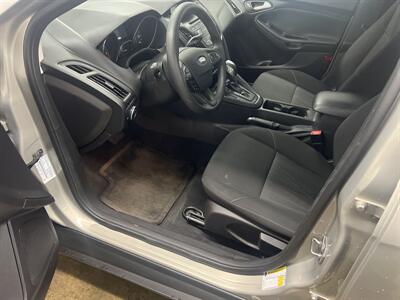 2015 Ford Focus SE   - Photo 6 - Monticello, IN 47960