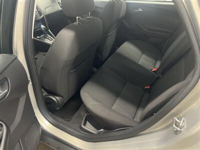 2015 Ford Focus SE   - Photo 8 - Monticello, IN 47960