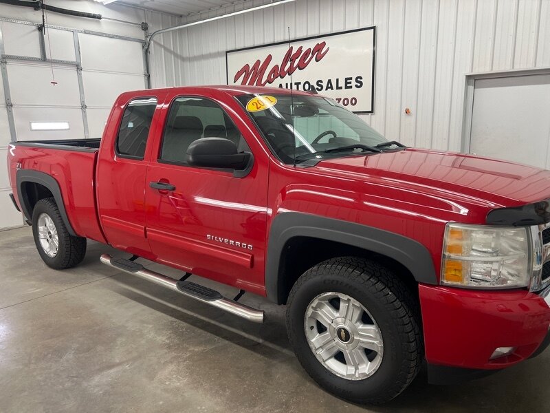 2011 Chevrolet Silverado 1500 LT - Photo 1 - Monticello, IN 47960