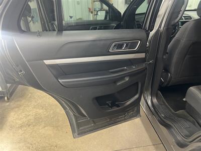 2017 Ford Explorer XLT   - Photo 7 - Monticello, IN 47960