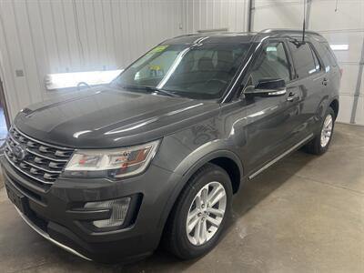 2017 Ford Explorer XLT   - Photo 2 - Monticello, IN 47960