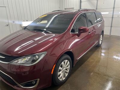 2018 Chrysler Pacifica Touring L   - Photo 2 - Monticello, IN 47960
