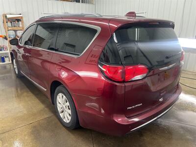 2018 Chrysler Pacifica Touring L   - Photo 3 - Monticello, IN 47960