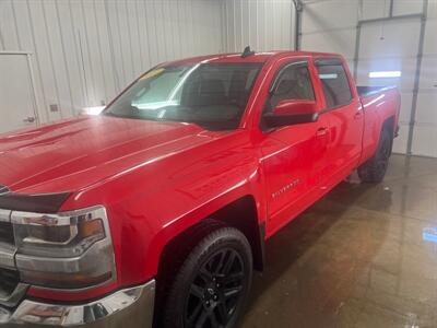 2017 Chevrolet Silverado 1500 LT   - Photo 2 - Monticello, IN 47960