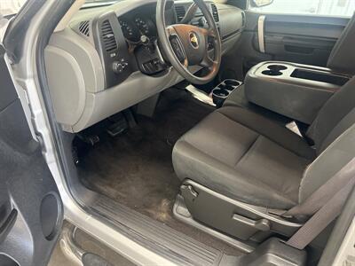 2010 Chevrolet Silverado 1500 LS   - Photo 6 - Monticello, IN 47960
