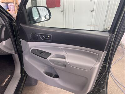 2012 Toyota Tacoma V6  4x4 - Photo 10 - Monticello, IN 47960