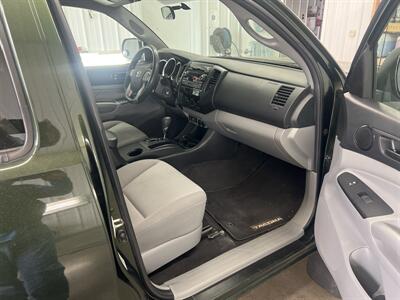 2012 Toyota Tacoma V6  4x4 - Photo 11 - Monticello, IN 47960