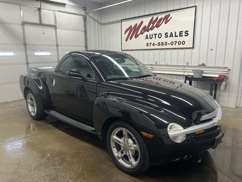 2006 Chevrolet SSR   - Photo 1 - Monticello, IN 47960