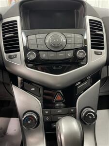 2015 Chevrolet Cruze LTZ Auto   - Photo 9 - Monticello, IN 47960