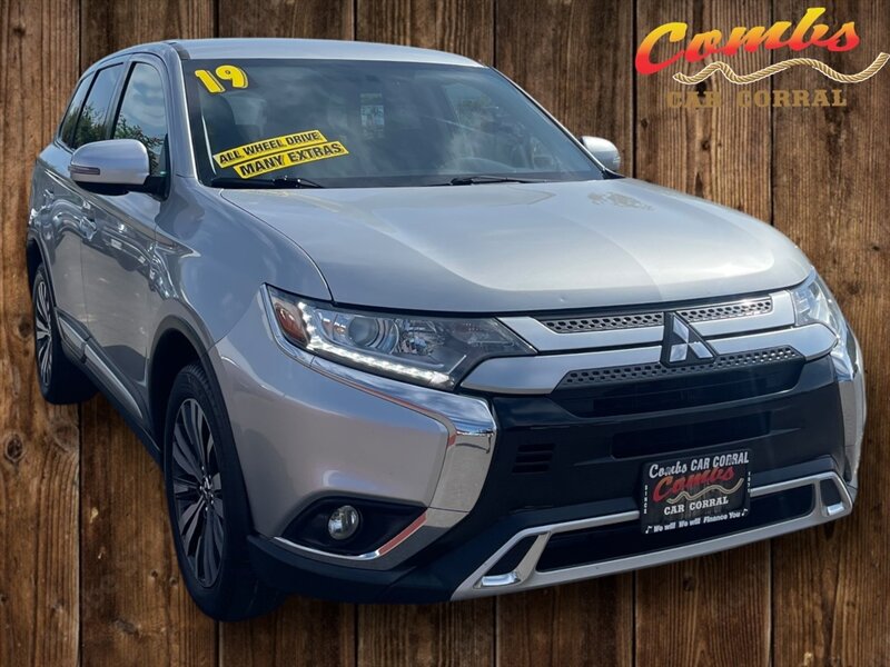 2019 Mitsubishi Outlander SE - Photo 1 - Nampa, ID 83651