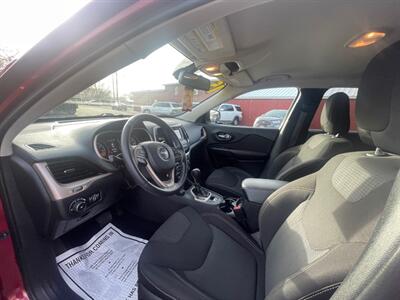 2015 Jeep Cherokee Latitude   - Photo 6 - Nampa, ID 83651