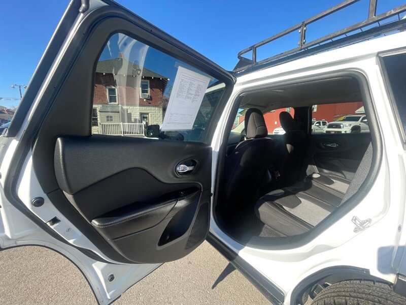 2017 Jeep Cherokee Sport Altitude - Photo 8 - Boise, ID 83704