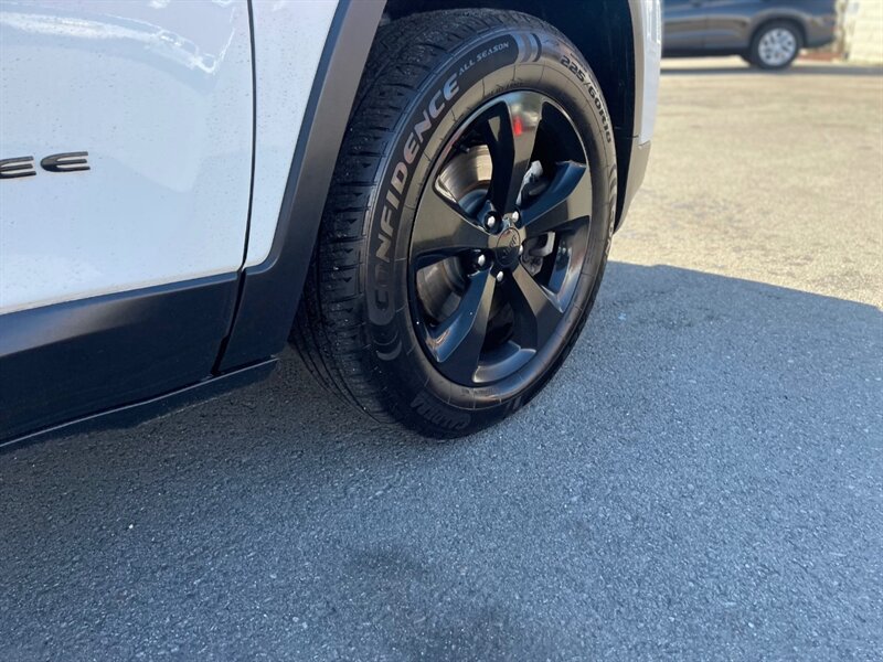 2017 Jeep Cherokee Sport Altitude - Photo 12 - Boise, ID 83704
