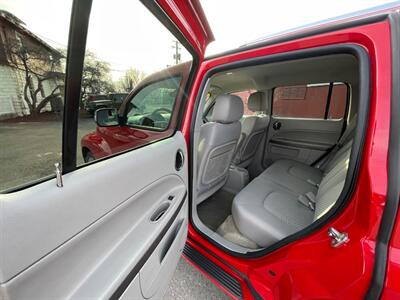 2011 Chevrolet HHR LT   - Photo 8 - Nampa, ID 83651