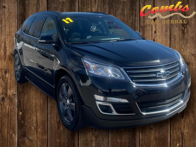 2017 Chevrolet Traverse LT   - Photo 1 - Boise, ID 83704