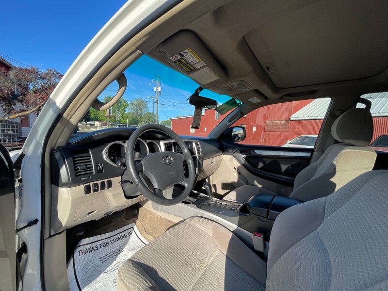 2004 Toyota 4Runner SR5 - Photo 5 - Nampa, ID 83651