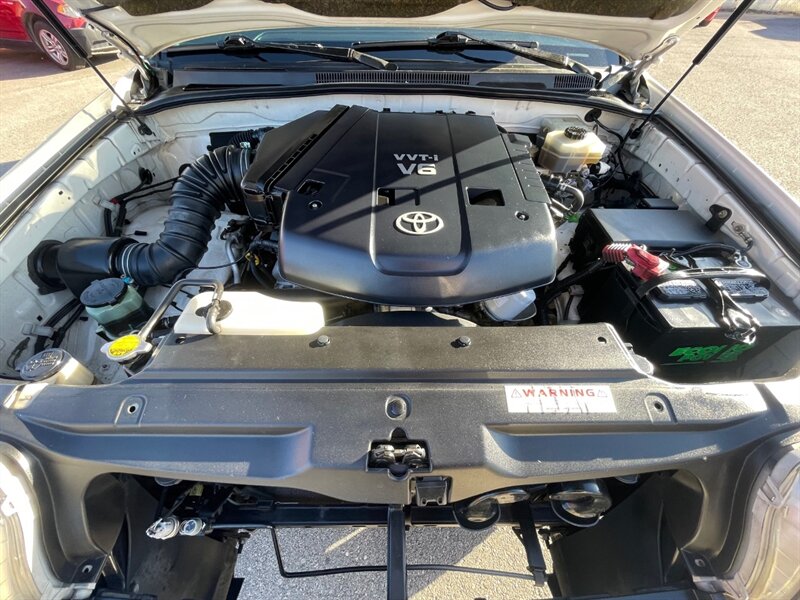 2004 Toyota 4Runner SR5 - Photo 12 - Nampa, ID 83651