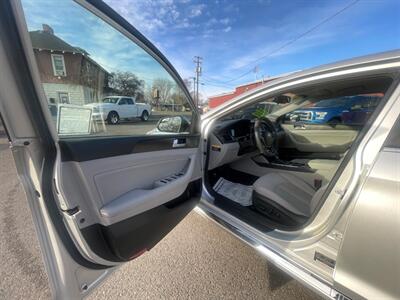 2015 Hyundai SONATA Sport   - Photo 7 - Nampa, ID 83651