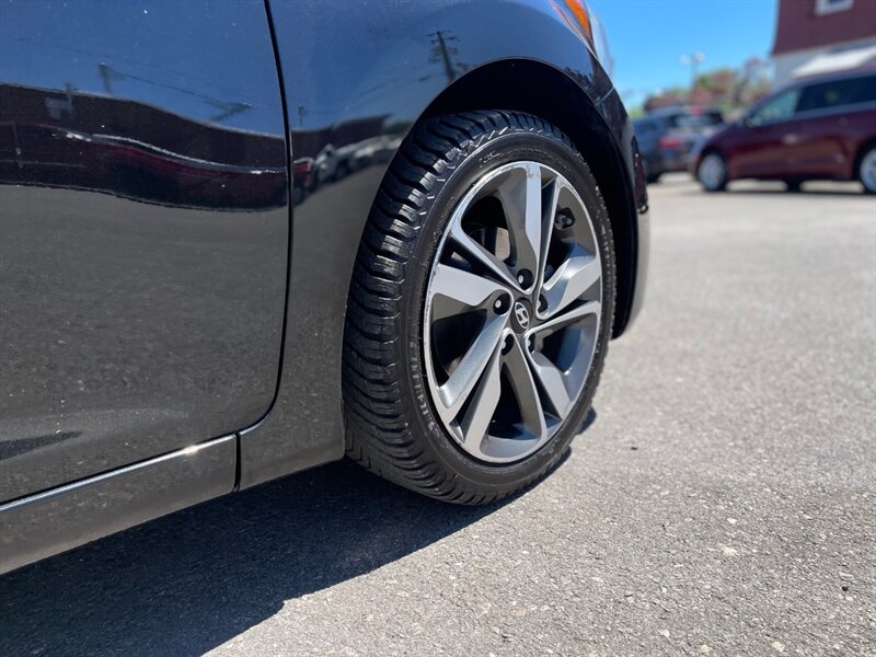 2015 Hyundai ELANTRA Limited - Photo 9 - Nampa, ID 83651