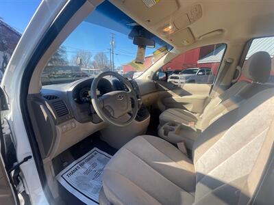 2010 Kia Sedona LX   - Photo 6 - Boise, ID 83704