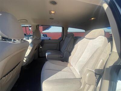 2010 Kia Sedona LX   - Photo 7 - Boise, ID 83704