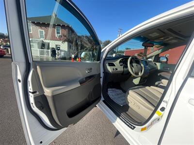 2012 Toyota Sienna XLE 7-Passenger   - Photo 7 - Nampa, ID 83651