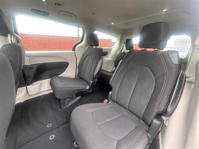 2017 Chrysler Pacifica Touring   - Photo 7 - Boise, ID 83704