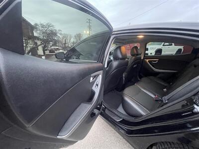 2015 Hyundai ELANTRA Limited   - Photo 8 - Nampa, ID 83651
