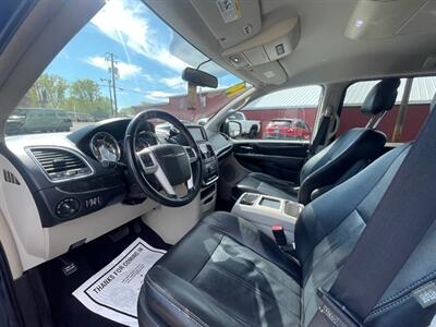 2014 Chrysler Town & Country Touring   - Photo 6 - Boise, ID 83704