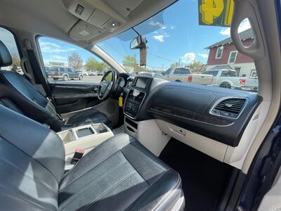 2014 Chrysler Town & Country Touring   - Photo 12 - Boise, ID 83704
