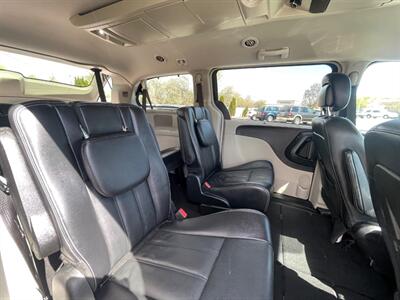 2014 Chrysler Town & Country Touring   - Photo 11 - Boise, ID 83704