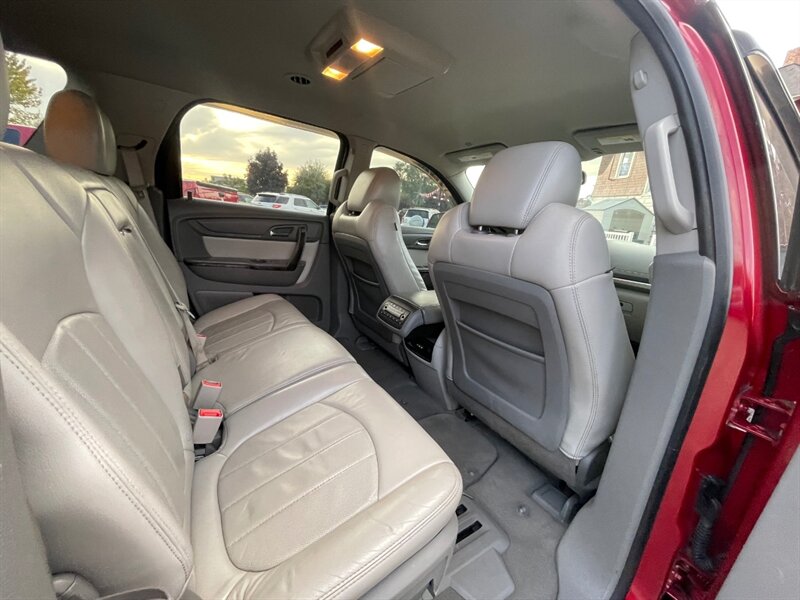 2013 GMC Acadia SLT-2 - Photo 9 - Nampa, ID 83651