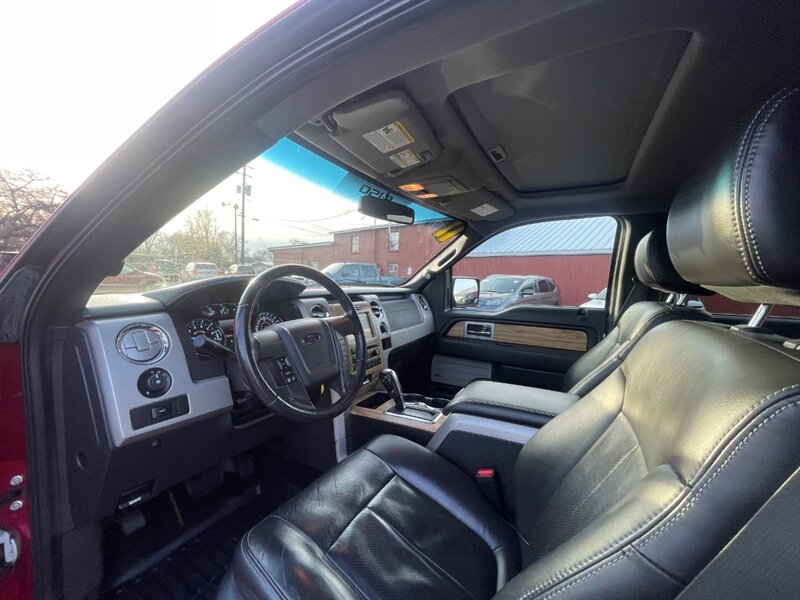 2011 Ford F-150 Lariat photo 4