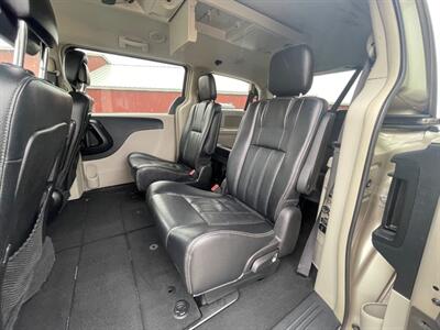 2015 Chrysler Town & Country Touring   - Photo 8 - Boise, ID 83704