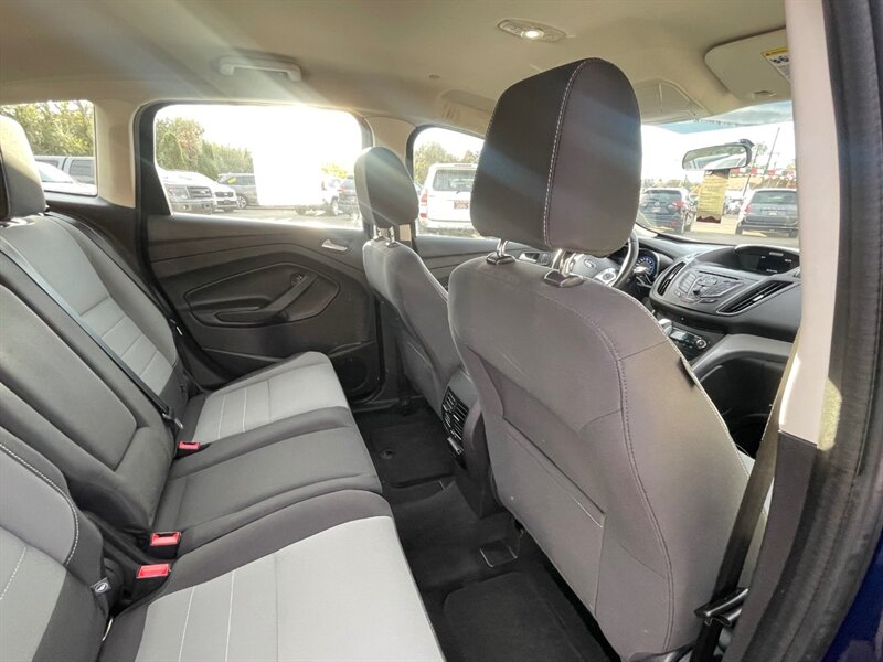 2016 Ford C-MAX Hybrid SE - Photo 9 - Nampa, ID 83651