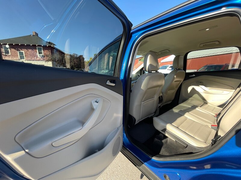 2019 Ford Escape SEL - Photo 8 - Nampa, ID 83651