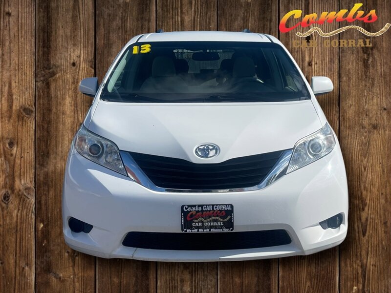 2013 Toyota Sienna LE Mobility 7-Passenger  