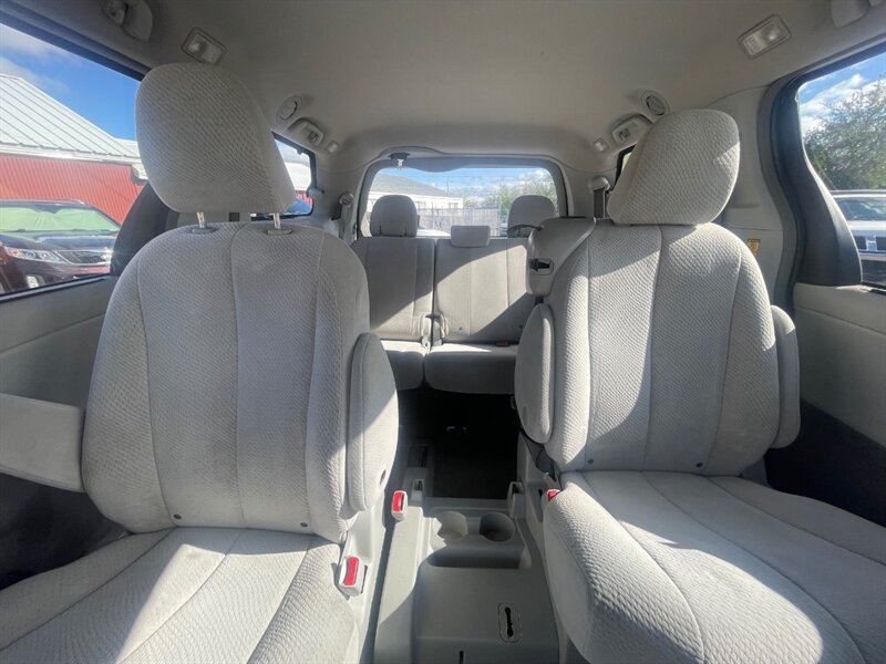 2013 Toyota Sienna LE Mobility 7-Passenger - Photo 8 - Nampa, ID 83651