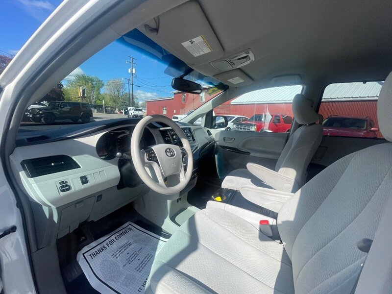 2013 Toyota Sienna LE Mobility 7-Passenger - Photo 6 - Nampa, ID 83651