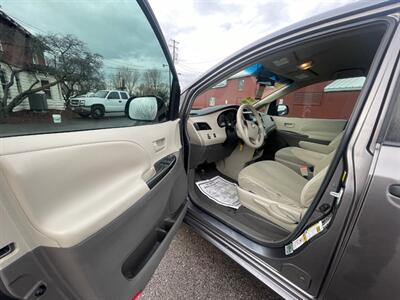 2011 Toyota Sienna Base 7-Passenger - Photo 7 - Nampa, ID 83651