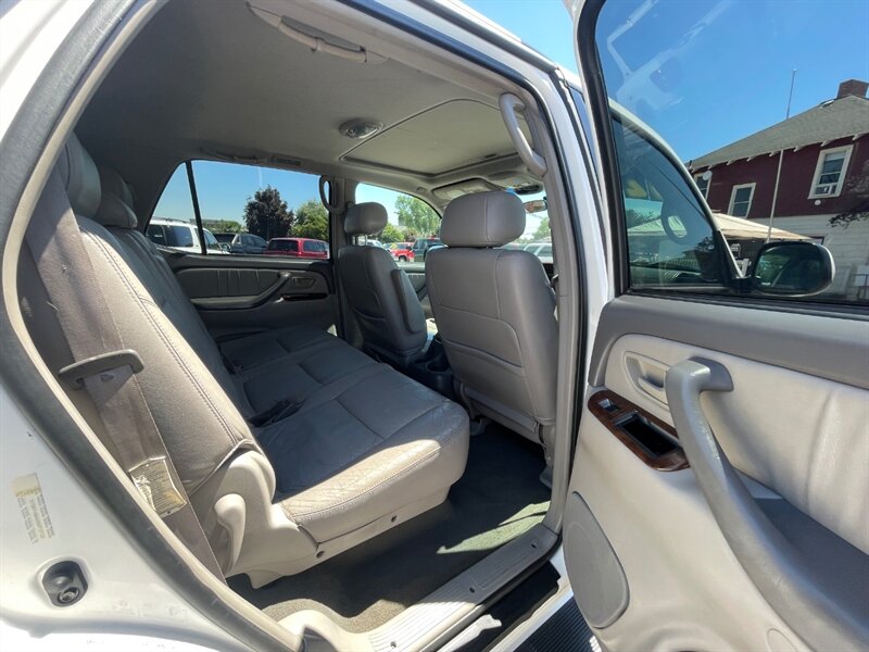 2002 Toyota Sequoia Limited - Photo 10 - Nampa, ID 83651