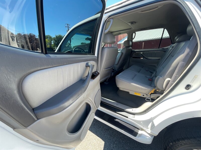 2002 Toyota Sequoia Limited - Photo 8 - Nampa, ID 83651