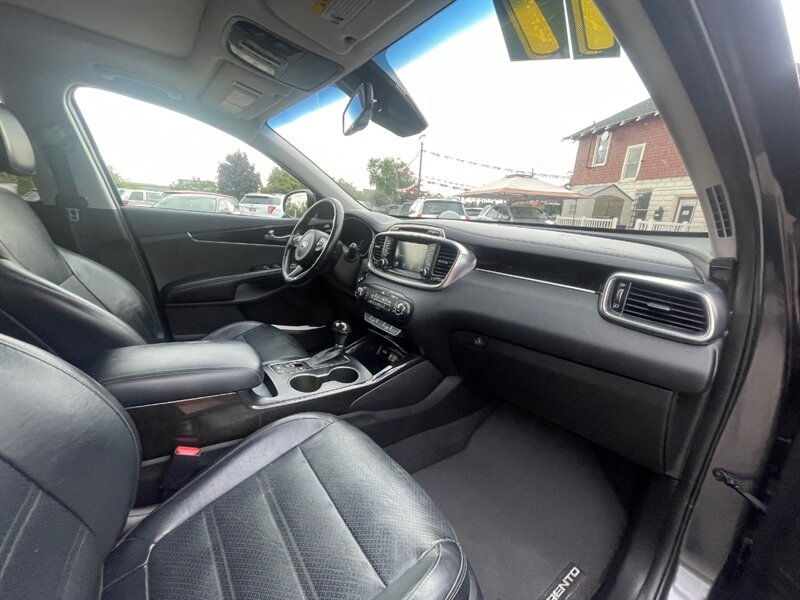2017 Kia Sorento EX V6 - Photo 12 - Nampa, ID 83651
