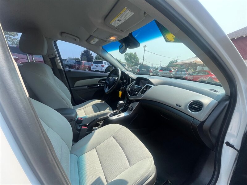 2014 Chevrolet Cruze ECO Auto - Photo 10 - Nampa, ID 83651