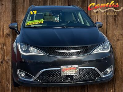 2017 Chrysler Pacifica Limited - Photo 2 - Nampa, ID 83651