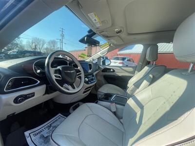 2017 Chrysler Pacifica Limited - Photo 6 - Nampa, ID 83651